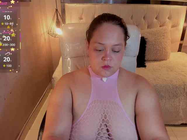 Zara-moon1 webcam