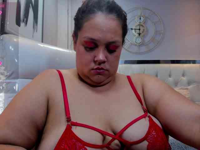 Zara-moon1 webcam