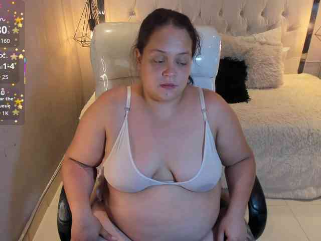 Zara-moon1 webcam