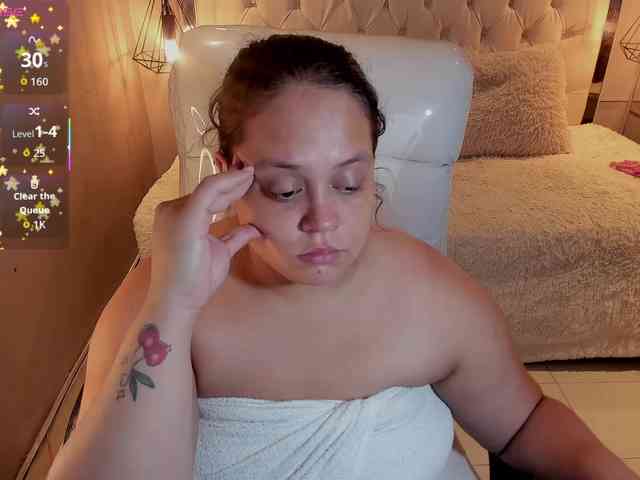 Zara-moon1 webcam