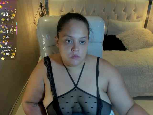 Zara-moon1 webcam