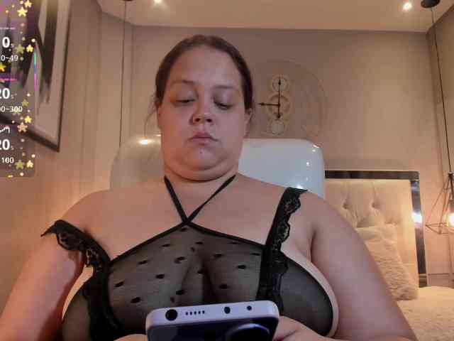 Zara-moon1 webcam