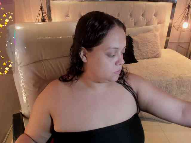 Zara-moon1 webcam