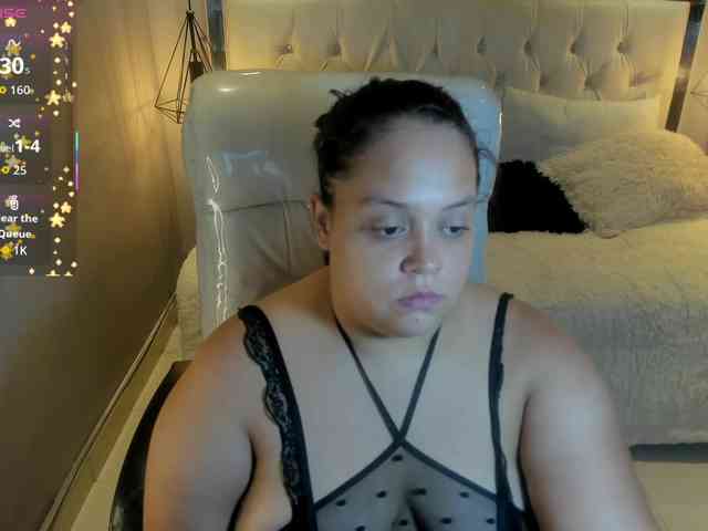 Zara-moon1 webcam
