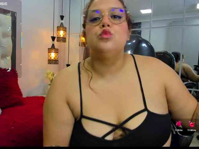 Zara-moon1 webcam