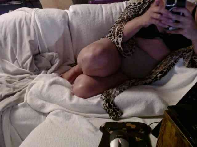BeachyMilf webcam
