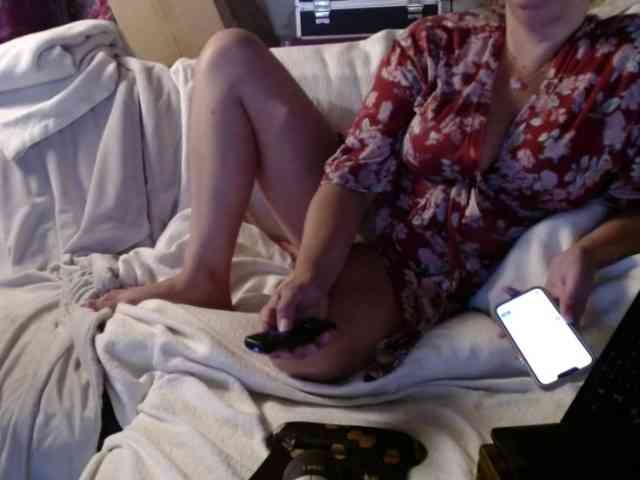 BeachyMilf webcam