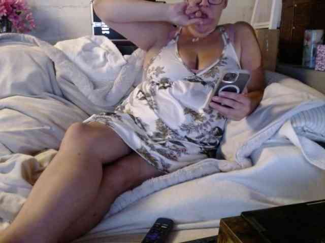 BeachyMilf webcam