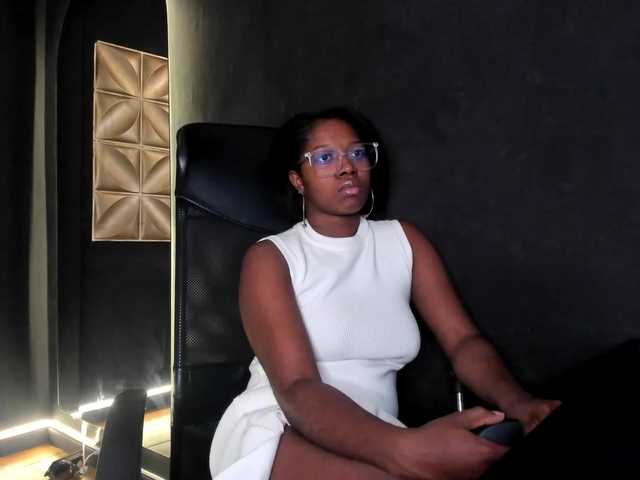 connywells live cam on BongaCams