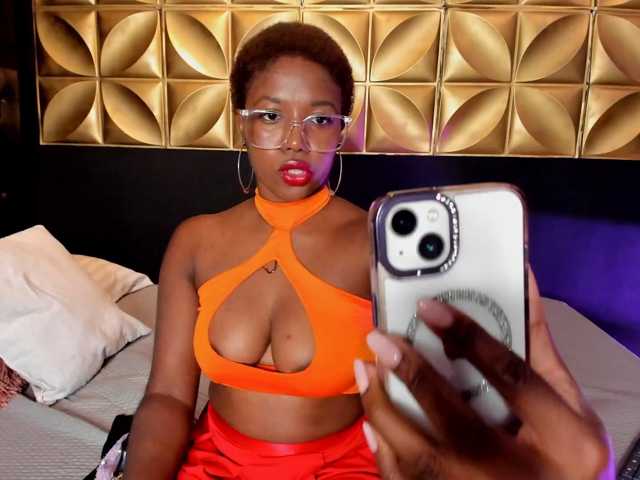 connywells live cam on BongaCams