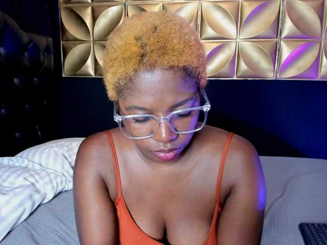connywells live cam on BongaCams