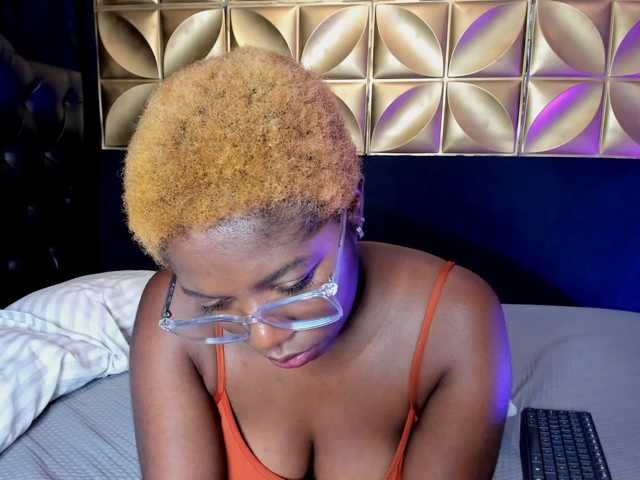 connywells live cam on BongaCams