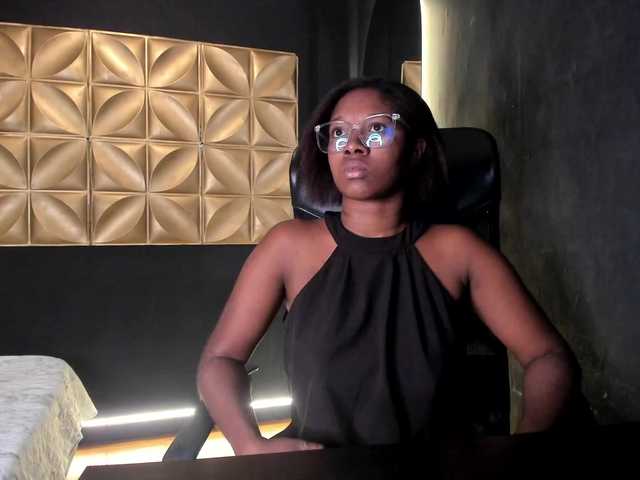 connywells live webcam show