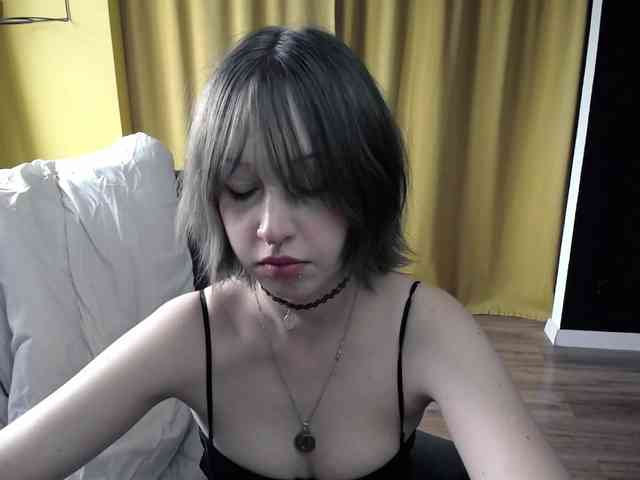 RezeBomb webcam