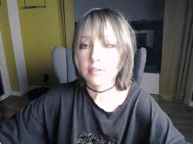 RezeBomb webcam