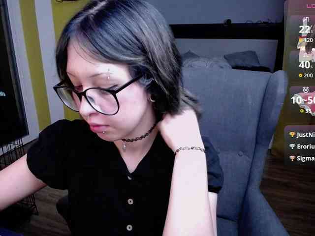 RezeBomb webcam