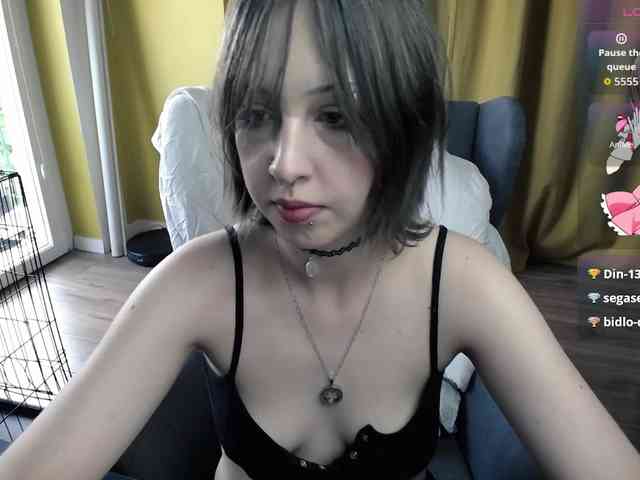 RezeBomb webcam