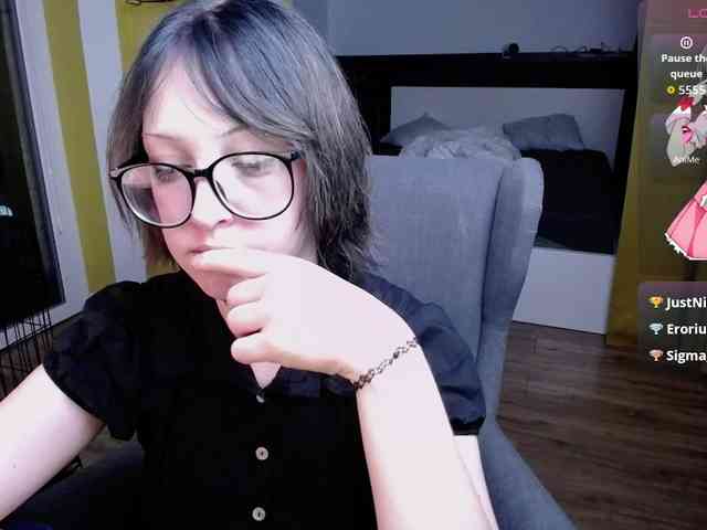RezeBomb webcam