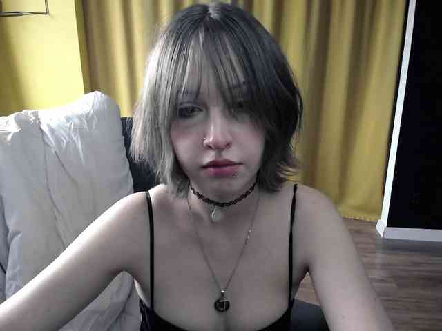 RezeBomb webcam