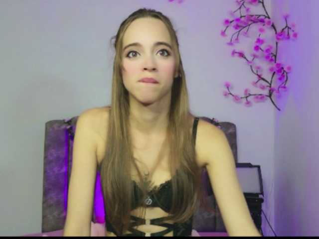 AureLiora live cam on BongaCams