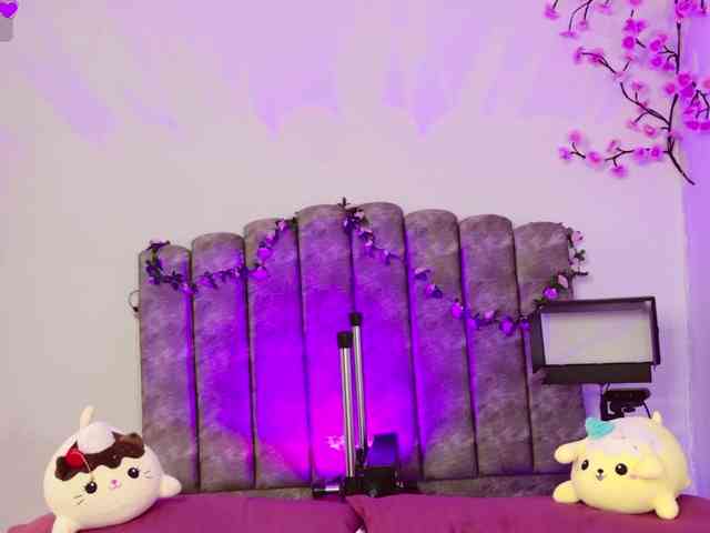 AureLiora Live Webcam on BongaCams