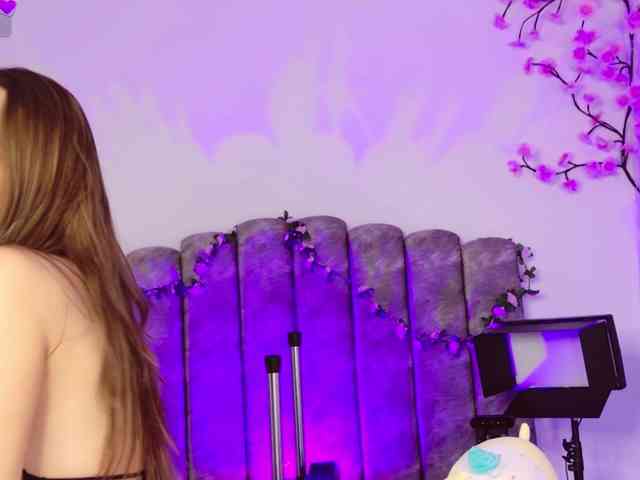 AureLiora Live Webcam on BongaCams