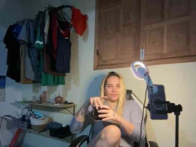 Modelo: Sasha_Sky