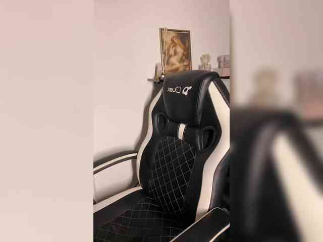 Sasha_Wicket webcam