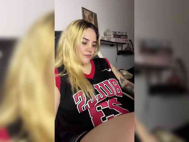 Sasha_Wicket webcam