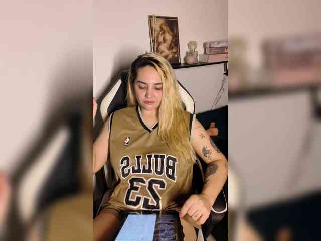 Modelo: Sasha_Wicket
