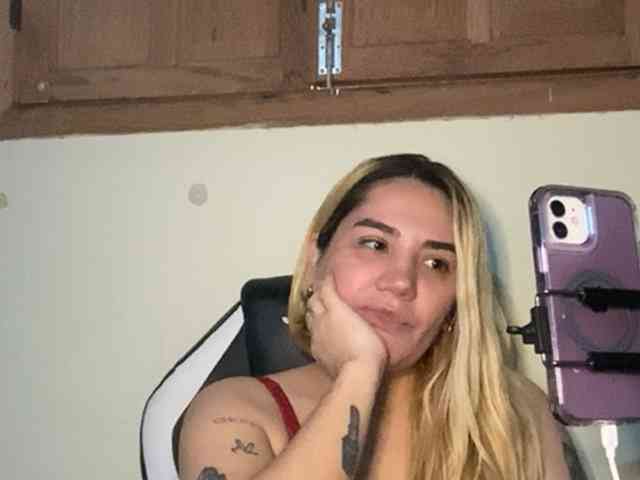 Modelo: Sasha_Sky