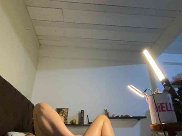 Sasha_Sky webcam