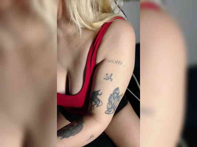 Sasha_Wicket webcam