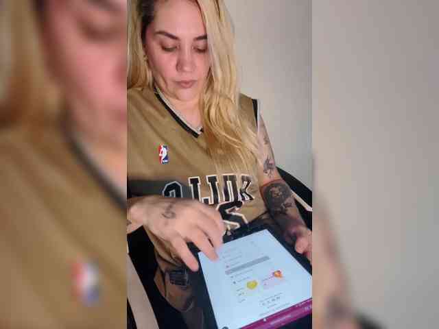 Modelo: Sasha_Sky