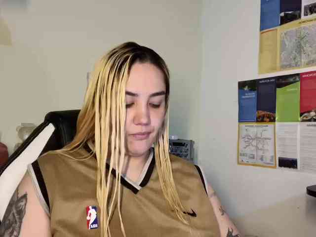 Sasha_Sky webcam