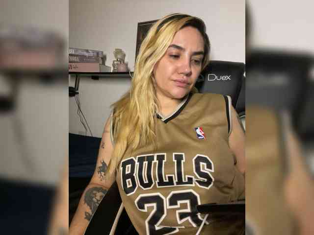 Modelo: Sasha_Wicket