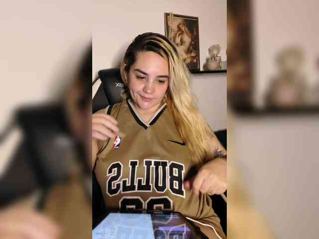 Sasha_Wicket webcam