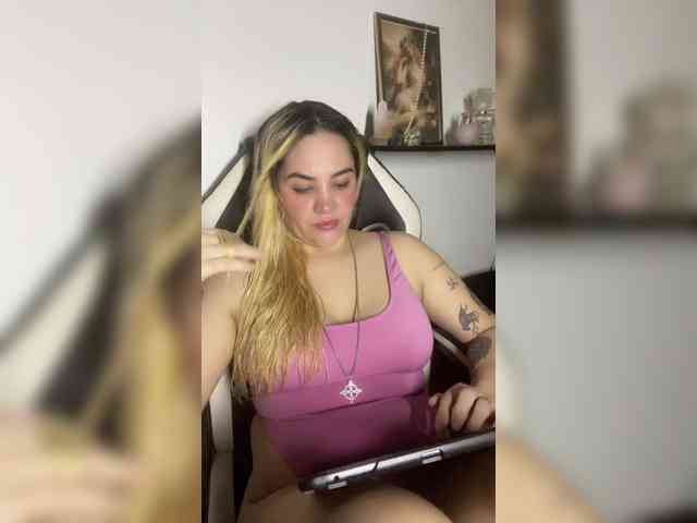 Sasha_Wicket webcam
