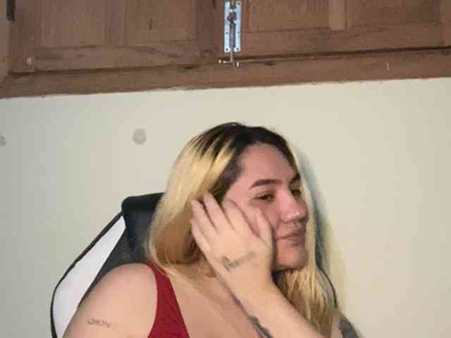Sasha_Sky webcam