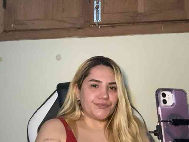 Sasha_Sky webcam