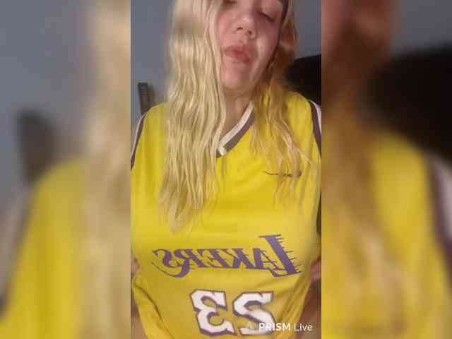 Sasha_Sky webcam