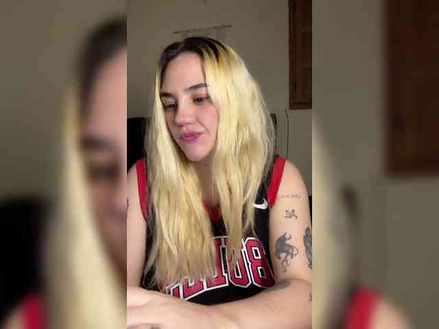 Sasha_Wicket webcam