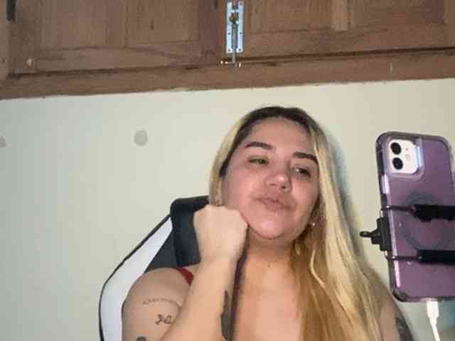 Sasha_Sky webcam