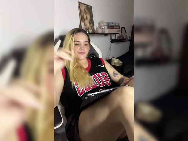 Sasha_Wicket webcam