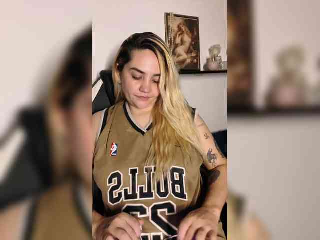 Sasha_Wicket webcam
