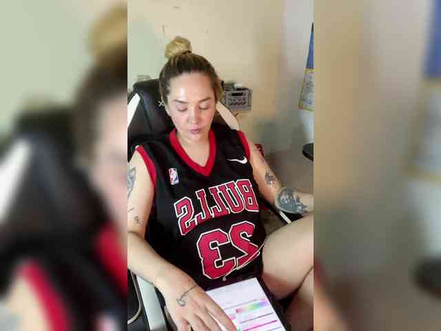 Sasha_Sky webcam