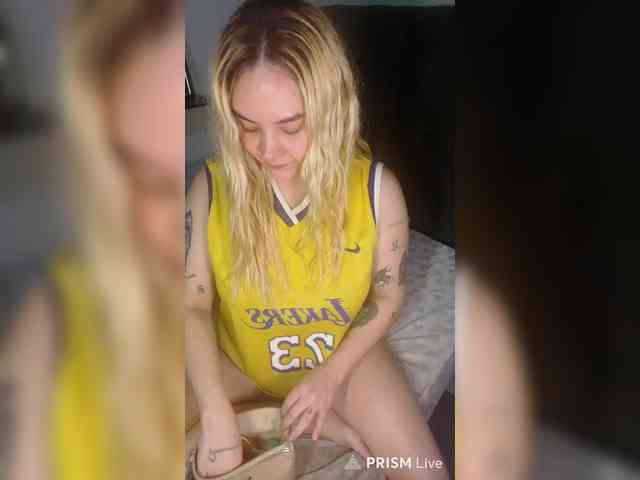 Sasha_Sky webcam