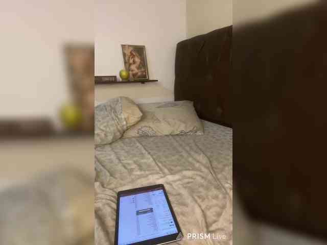Sasha_Sky webcam