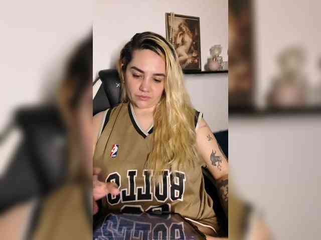 Sasha_Wicket webcam