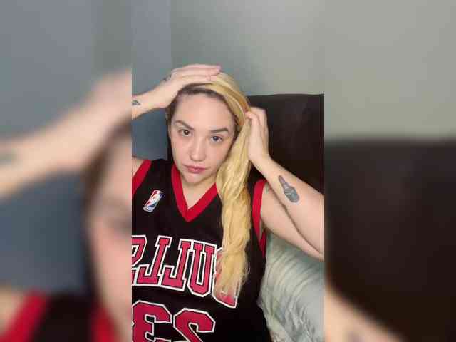 Sasha_Sky webcam